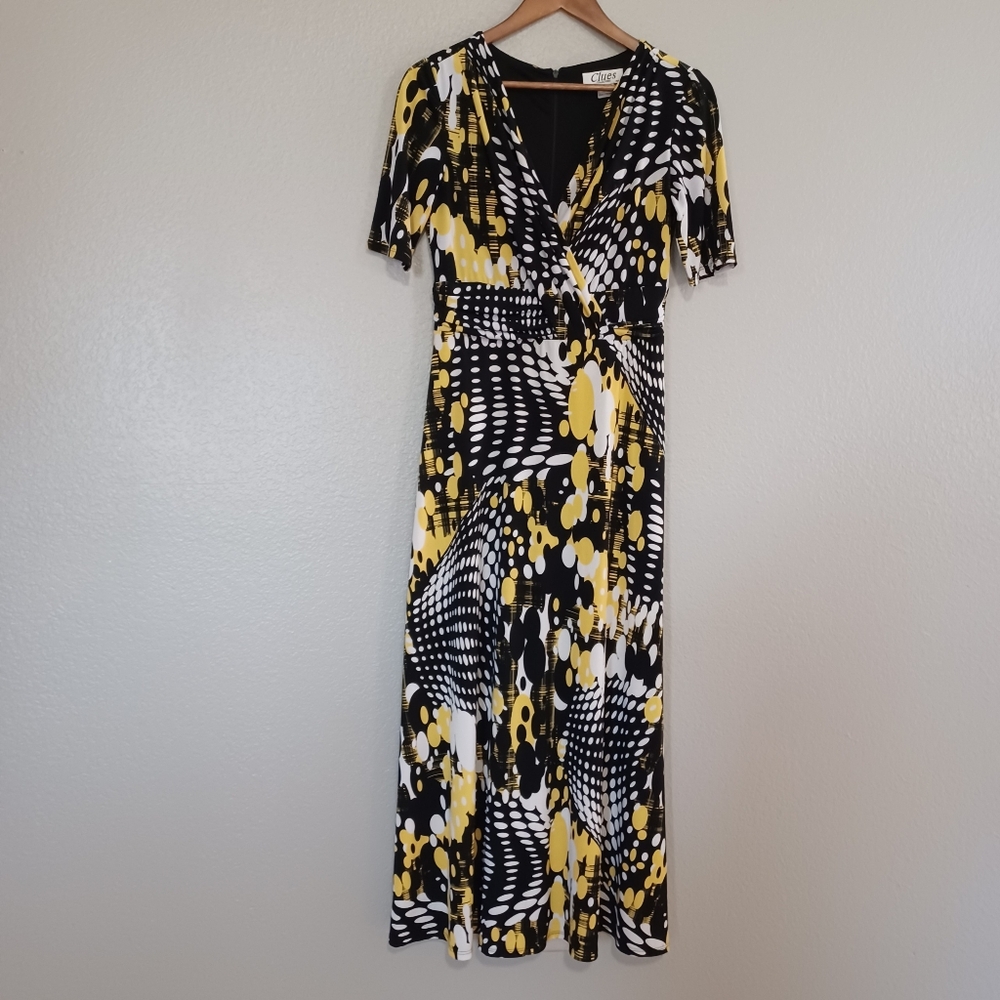Black and Yellow Patterned V-Neck Maxi Dress Size 6 By Clues Collections